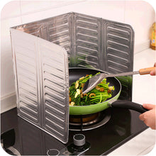 Load image into Gallery viewer, Kitchen Oil-Separating Aluminum Foil Plate Stove Creative Kitchen Supplies Cooking Heat Insulation Splash-Proof Baffle