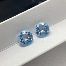 Load image into Gallery viewer, Meisidian Round Brilliant Cut 10mm 4.3 Carat Original Natural Sky Blue Topaz Stone
